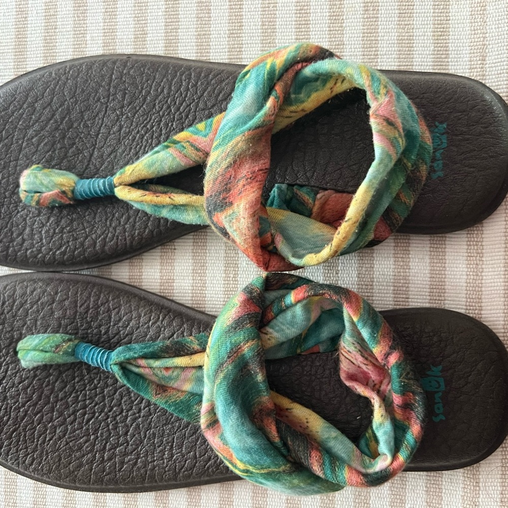 Sanuk sandals